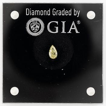 Oinfattad droppslipad gul diamant, 0.50 ct, medföljande GIA report.