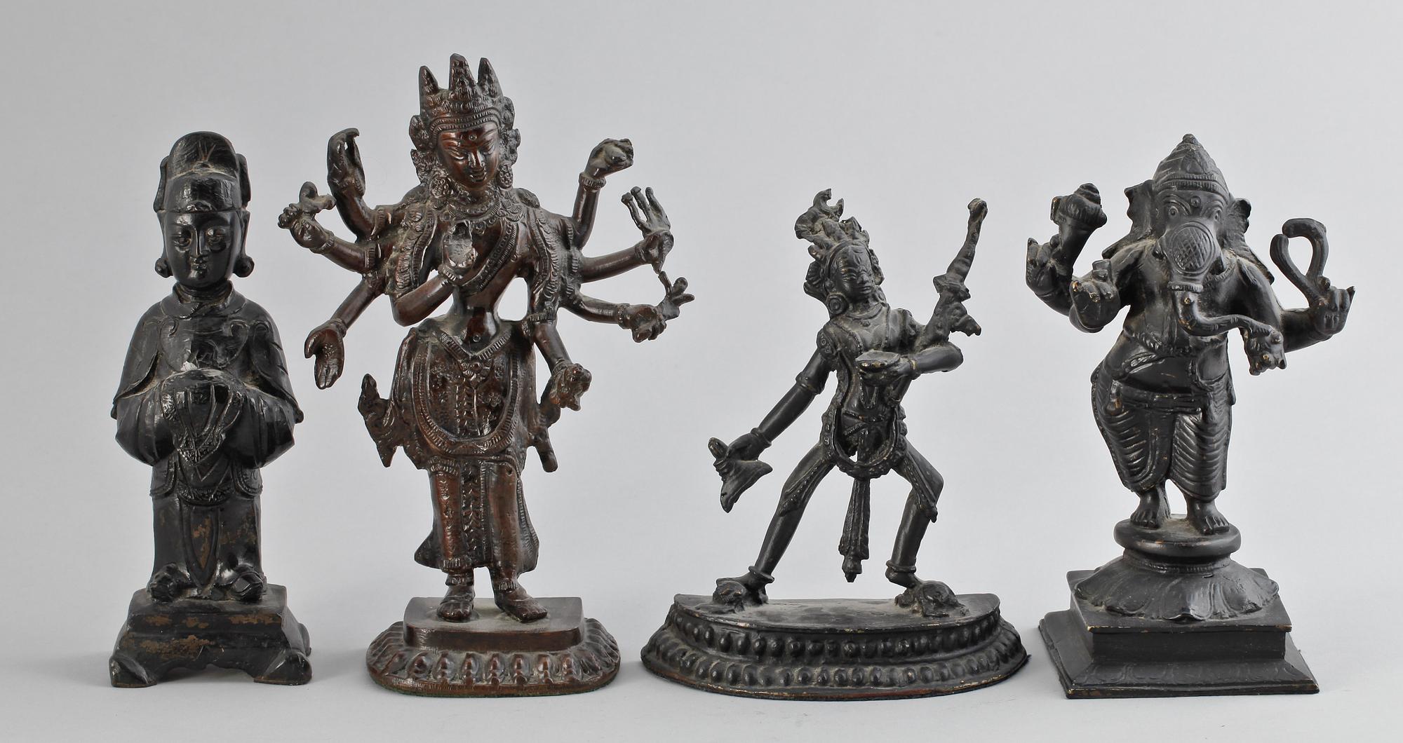 FIGURINER, 4 st, mässing resp järn, Indien. 1900-talets andra hälft.