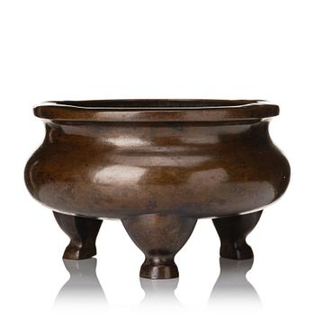 A tripod bronze censer, late Ming dynasty/early Qing dynasty.