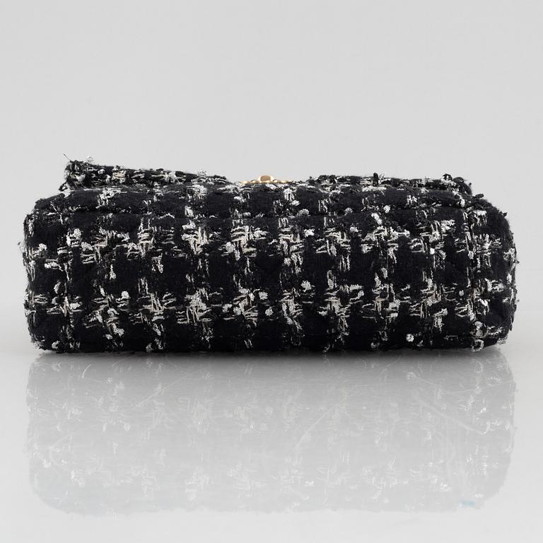 Chanel, bag, "Jumbo Classic Tweed Flapbag", 2022.