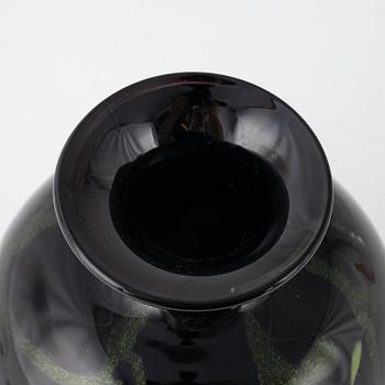 Glasföremål, 4 st, bl.a. Martti Rytkönen och Kjell Engman, Orrefors samt Kosta Boda.