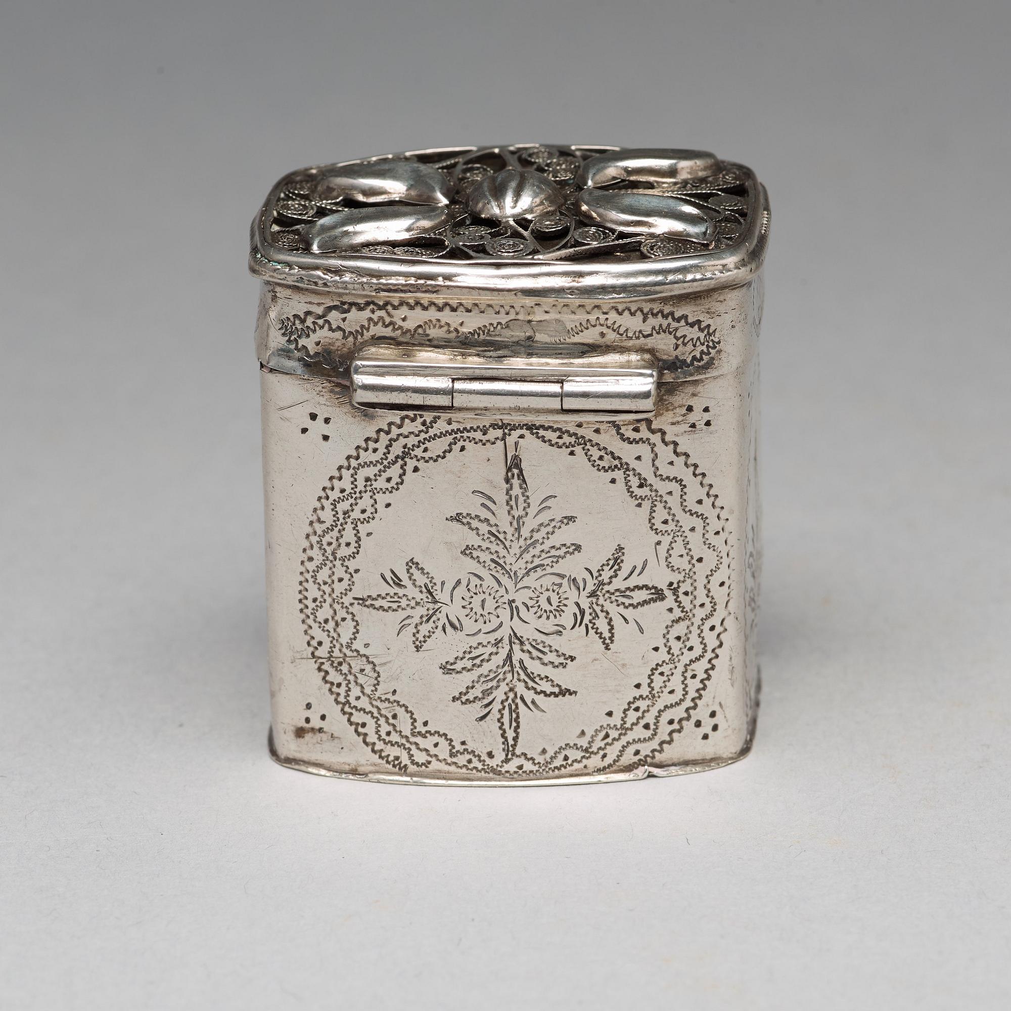 Dosor, 3 st, silver, en Moskva 1861, två stycken Holland, sannolikt 1800.tal.