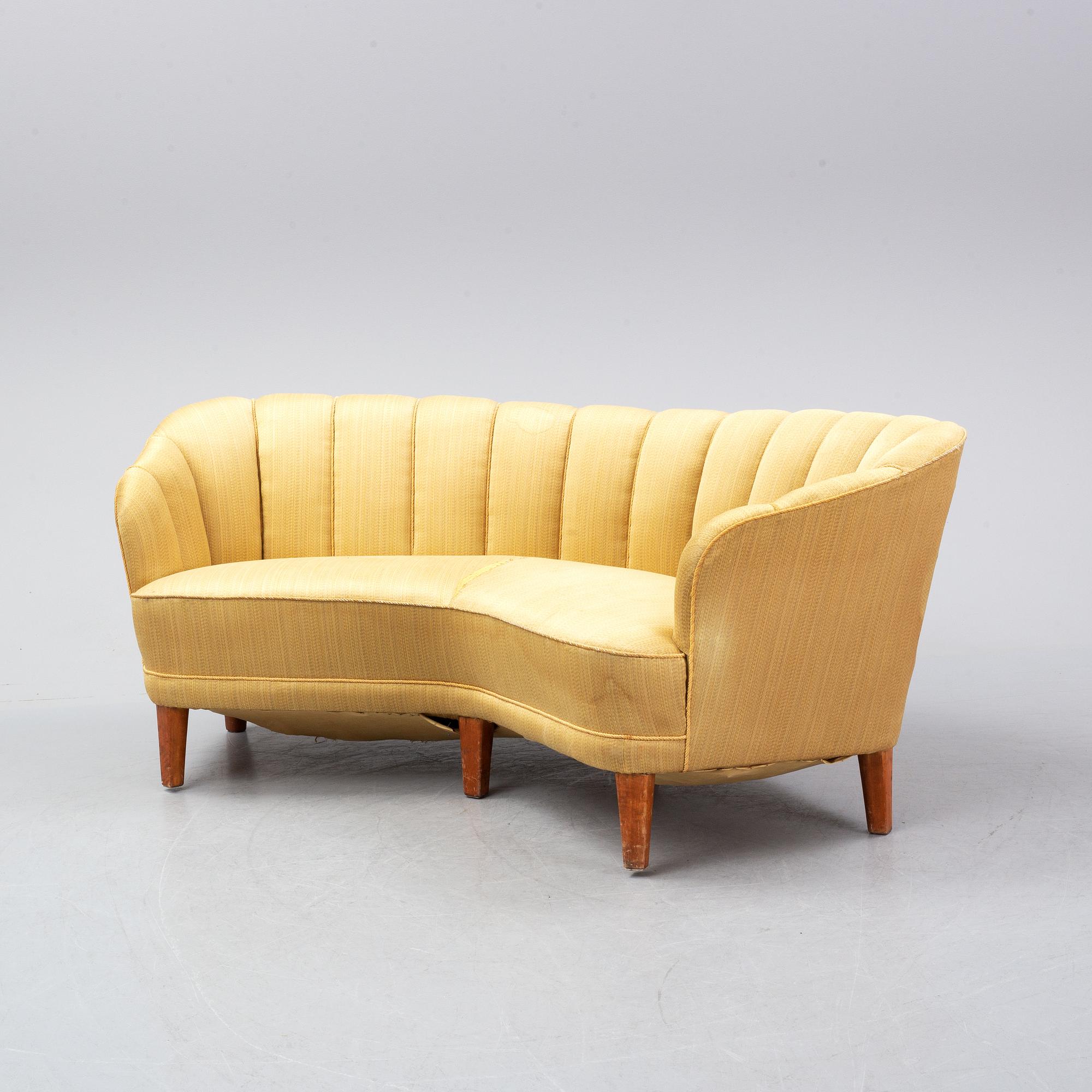 A 1930/40's sofa.