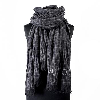 SCARF, Louis Vuitton.