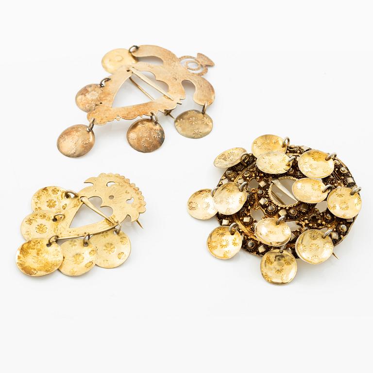 Costume jewellery, 3 pieces, gilded silver.