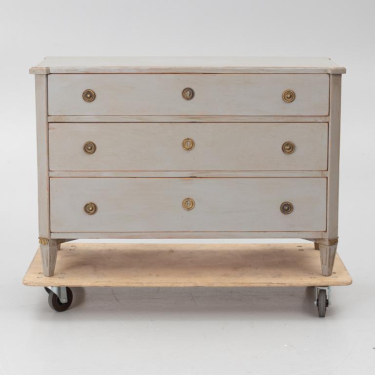 Chest of drawers, 19th century.