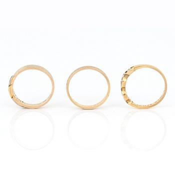 RINGAR, 3st, 18K guld och små diamanter. Total vikt ca 8g.