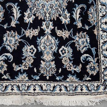 Gallerimatta, Nain part silk, ca 300 x 79 cm.