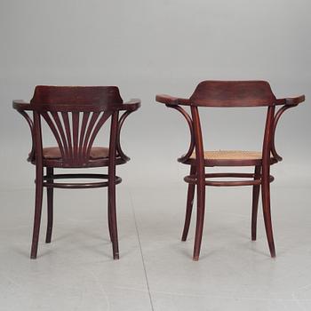 KARMSTOLAR, 2 st och PALL, Thonet och J & J Kohn, 1900-tal.