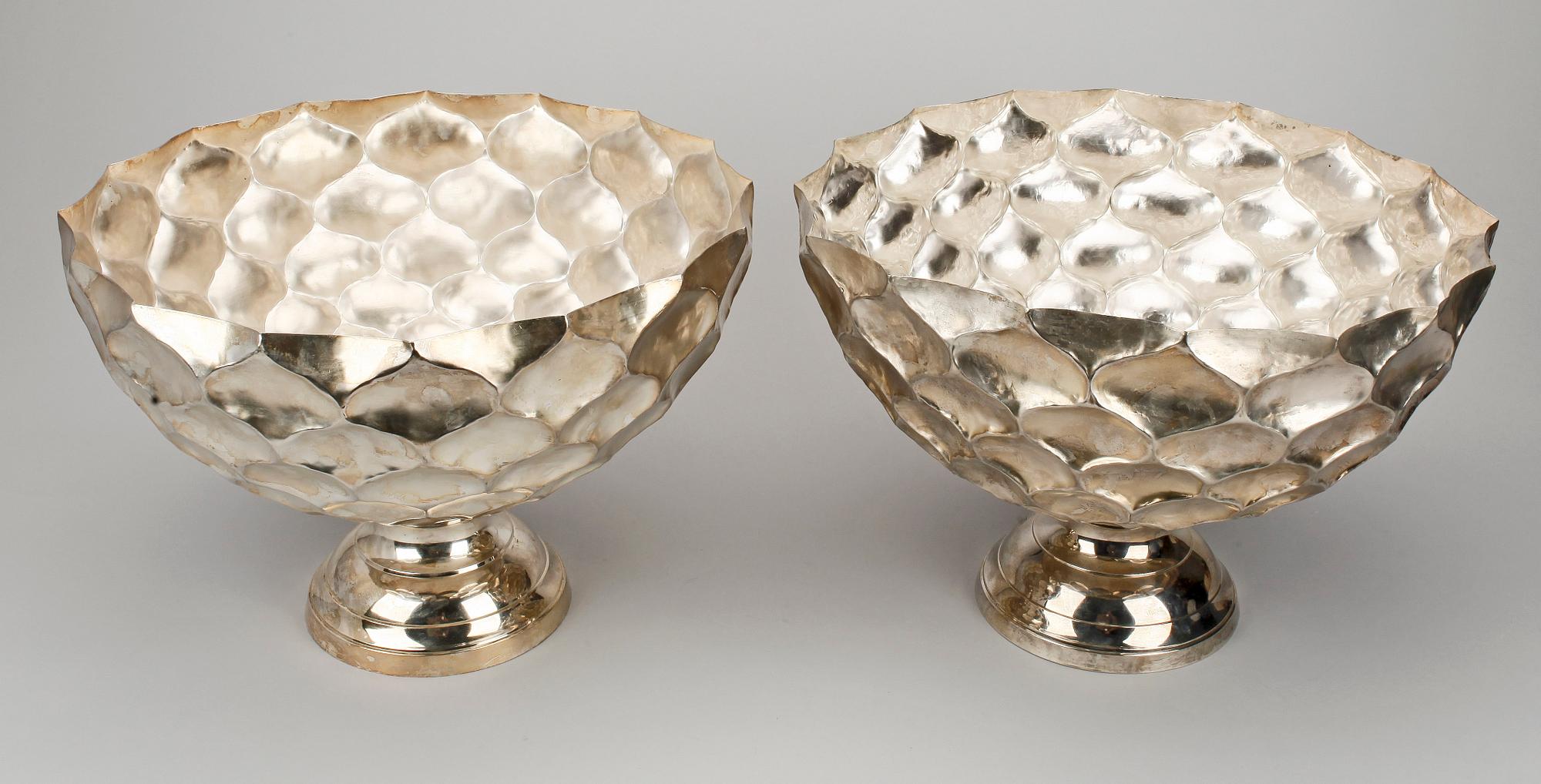 VINKYLARE, ett par, troligen nysilver, 1900/2000-tal.