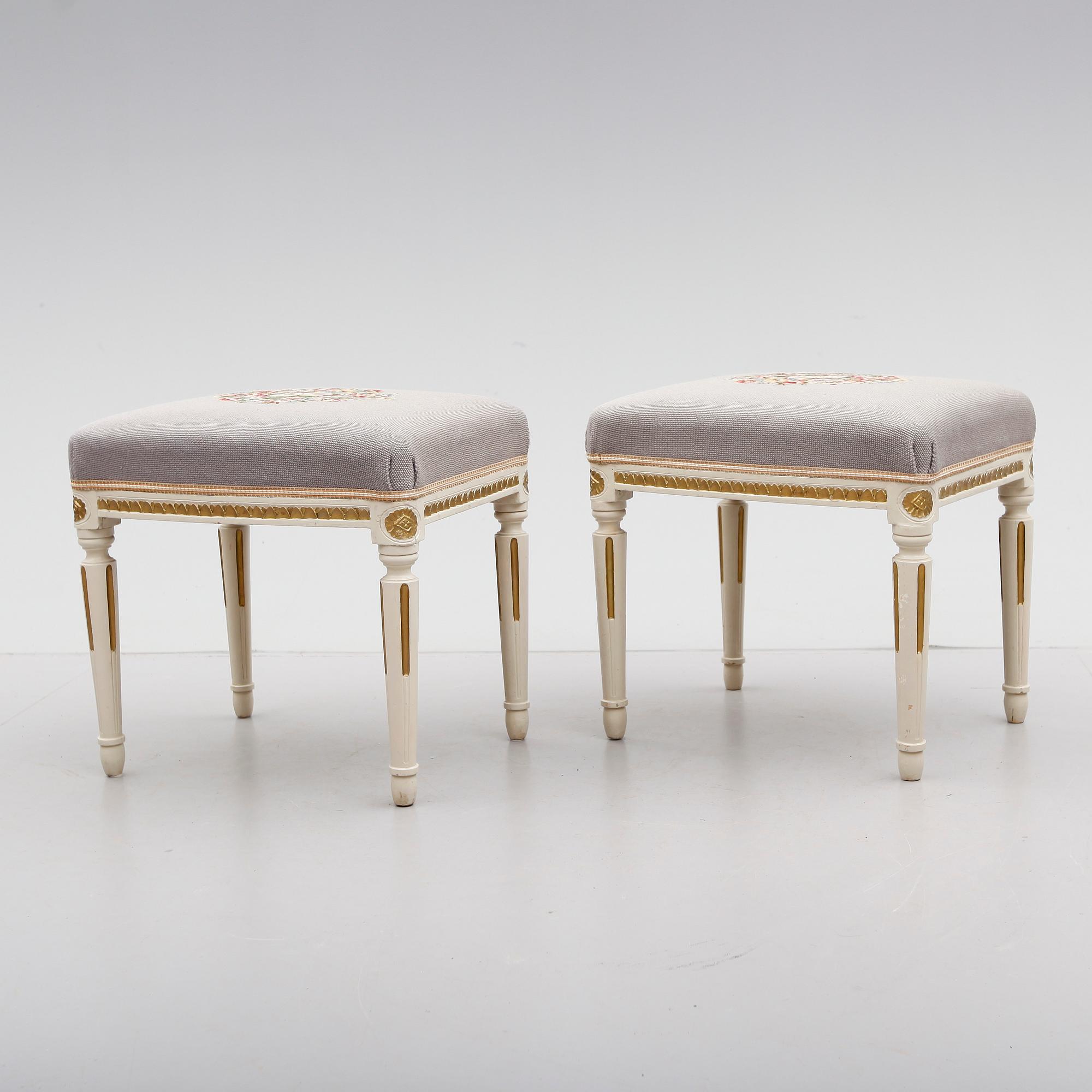 TABURETTER, 1 par, gustaviansk stil, 1900-talets första hälft.