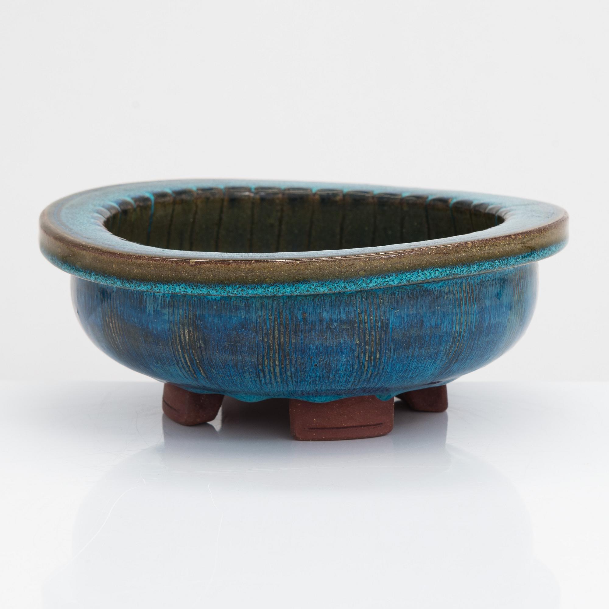 Wilhelm Kåge, A mid 20th bowl, "Farsta" for Gustavsbergs studio, signed Kåge, Sweden 1960.