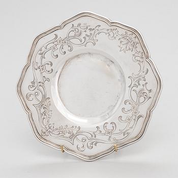 A silver dish, marked Nikolai Linden, unidentified maker's mark J.K, Saint Petersburg 1908-26.