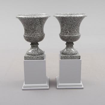 URNOR, 1 par, granitell, 1900-tal.