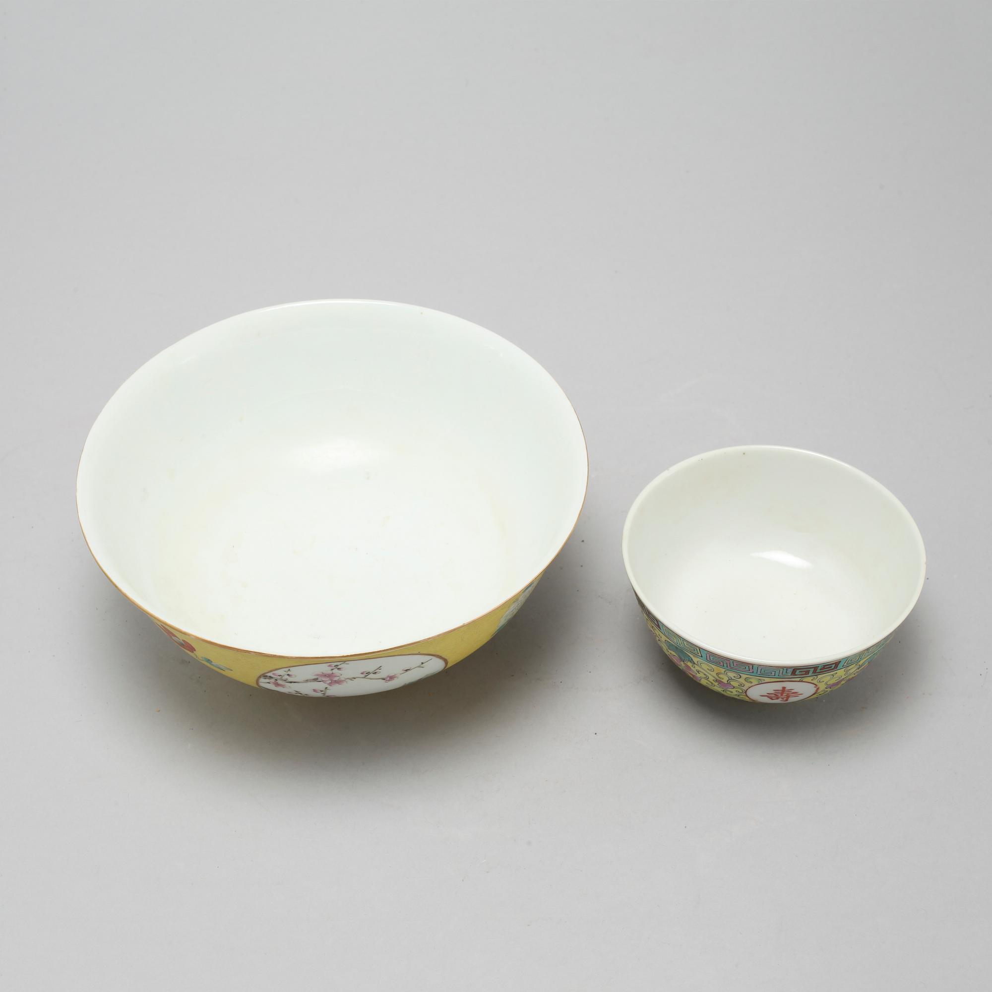 Two porcelain bowls from China, 20th century.