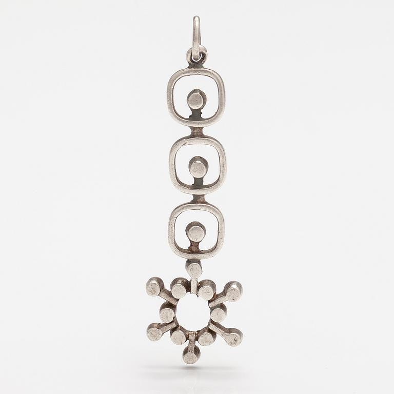 JORMA LAINE, A silver pendant. Kultateollisuus, Turku 1969.