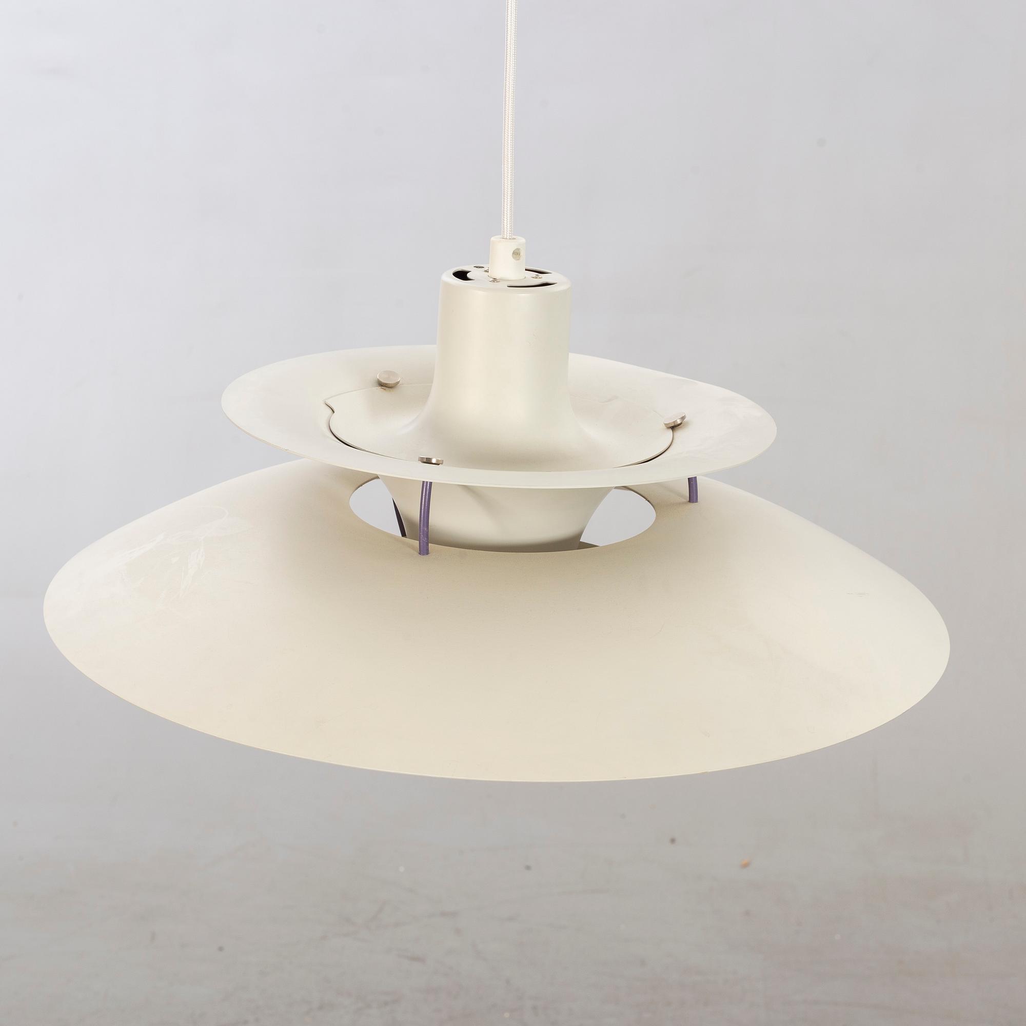 Poul Henningsen, taklampa, "Ph5", Louis Poulsen, Danmark.
