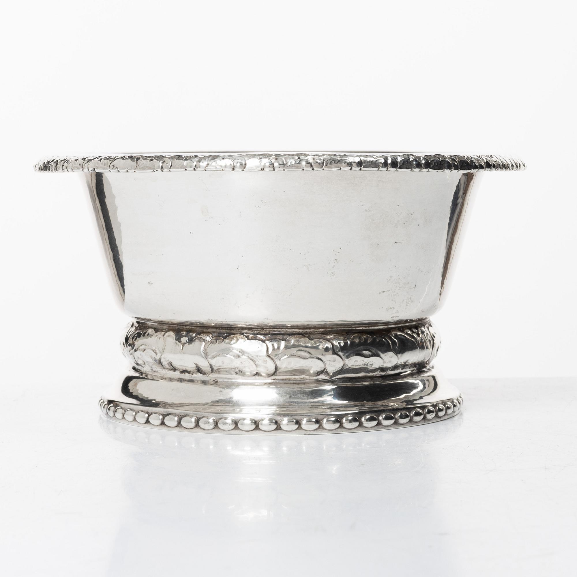 Bowl, silver, C.G Hallberg. Stockholm, 1920.