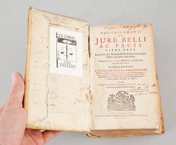 BOOK, Hugonis Grotii "De jure belli ac pacis libri tres.." dated 1689.