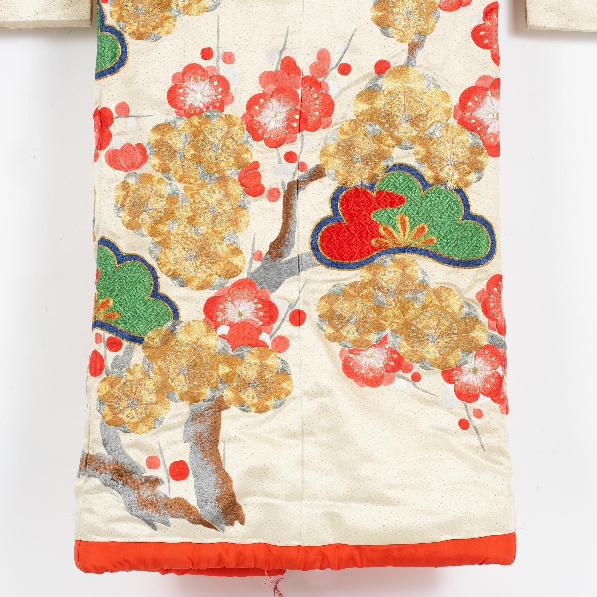 A Japanese silk wedding kimono, 20th century.