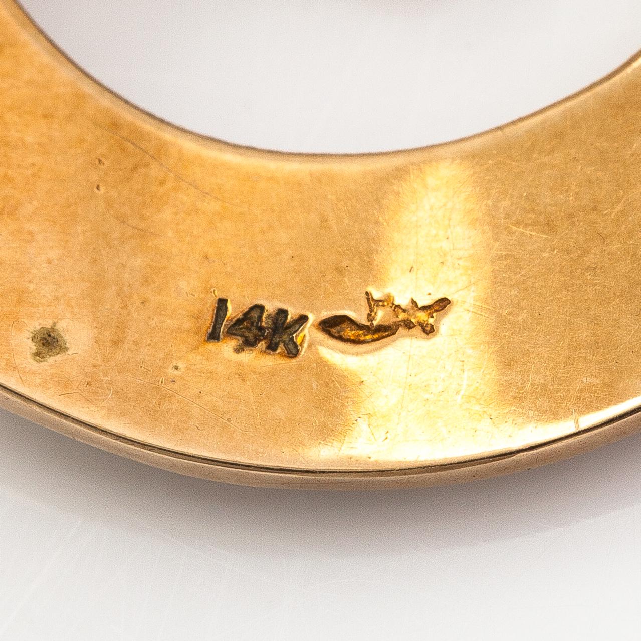 Brosch, 14K guld, emalj och odlade pärlor.