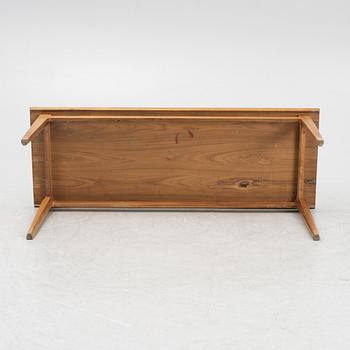 Finn Juhl, a walnut coffee table, mid 20th century.