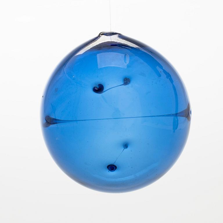 Timo Sarpaneva, three "Aurinkopallo" (Sun Ball) art glass pieces, Iittala.