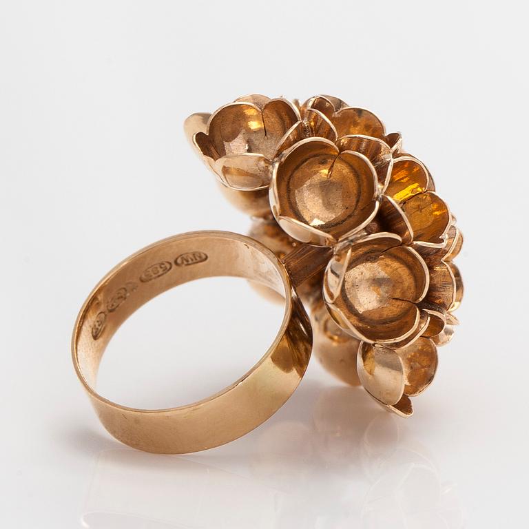 Liisa Vitali, ring, "Spring" 14K gold, Westerback, Helsinki 1970.
