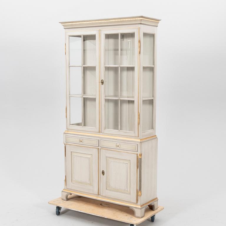 Display cabinet "Egeskov" KA Roos second half of the 20th century.