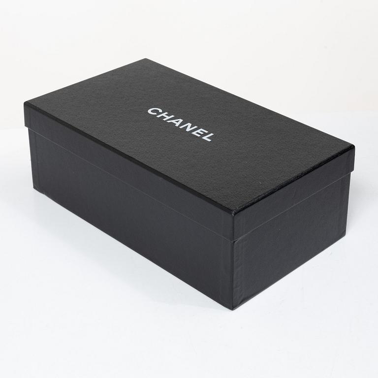 Chanel, sandals, size 39.