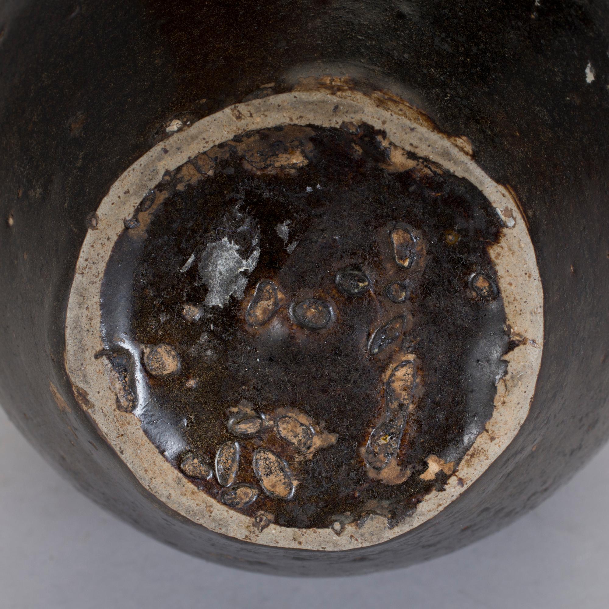 VAS / FLASKA, lergods, möjligen Song/Yuandynastin (960-1368).