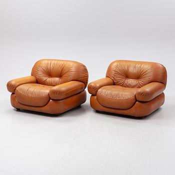 A pair of leather easy chairs, model 'Sapporo', Mobil Girgi, Italy, 1970s.