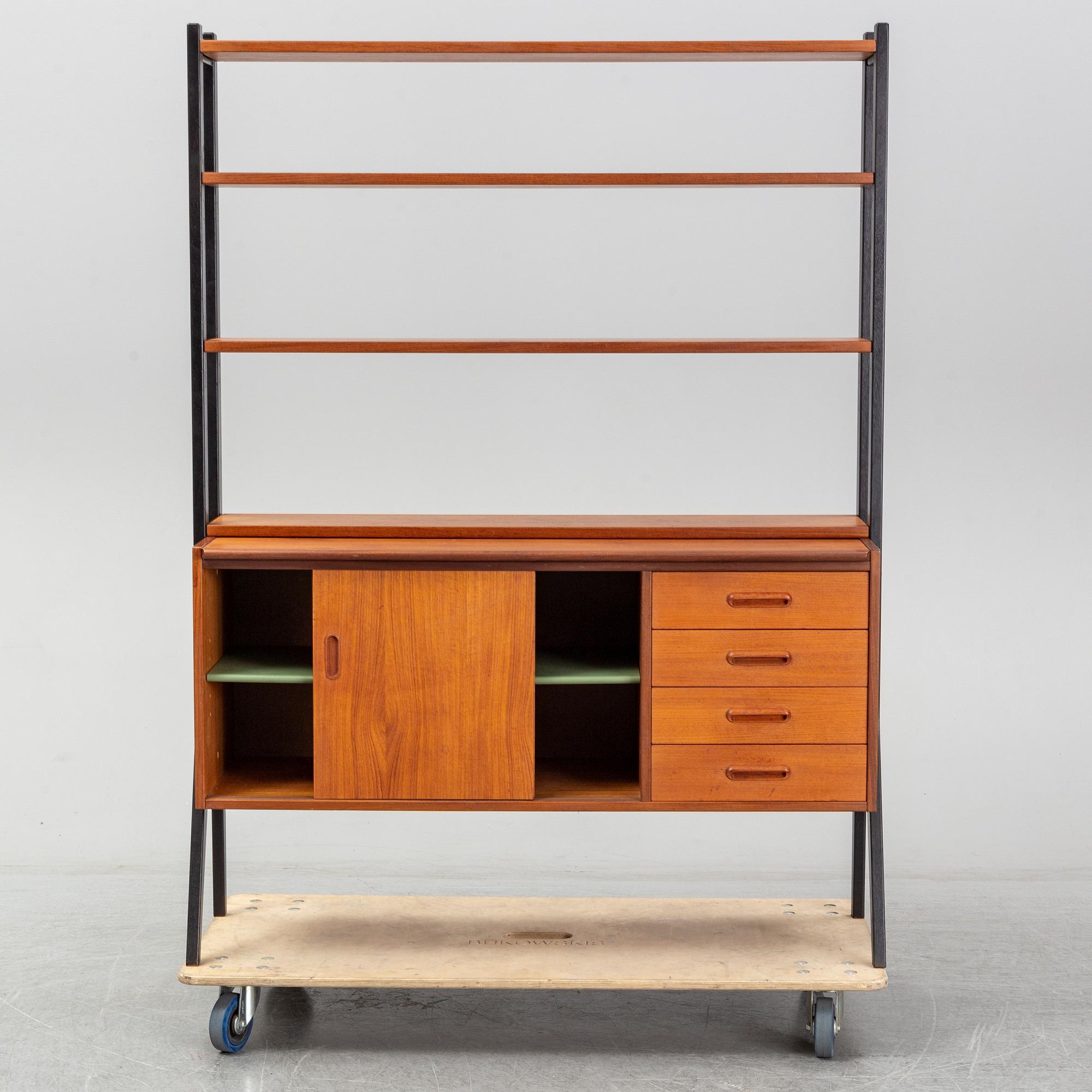 A 1960s/1970s shelf.