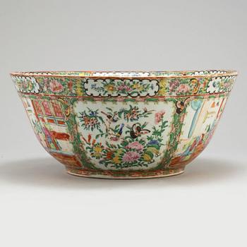 A famille rose Canton punch bowl, Qing dynasty, late 19th Century.