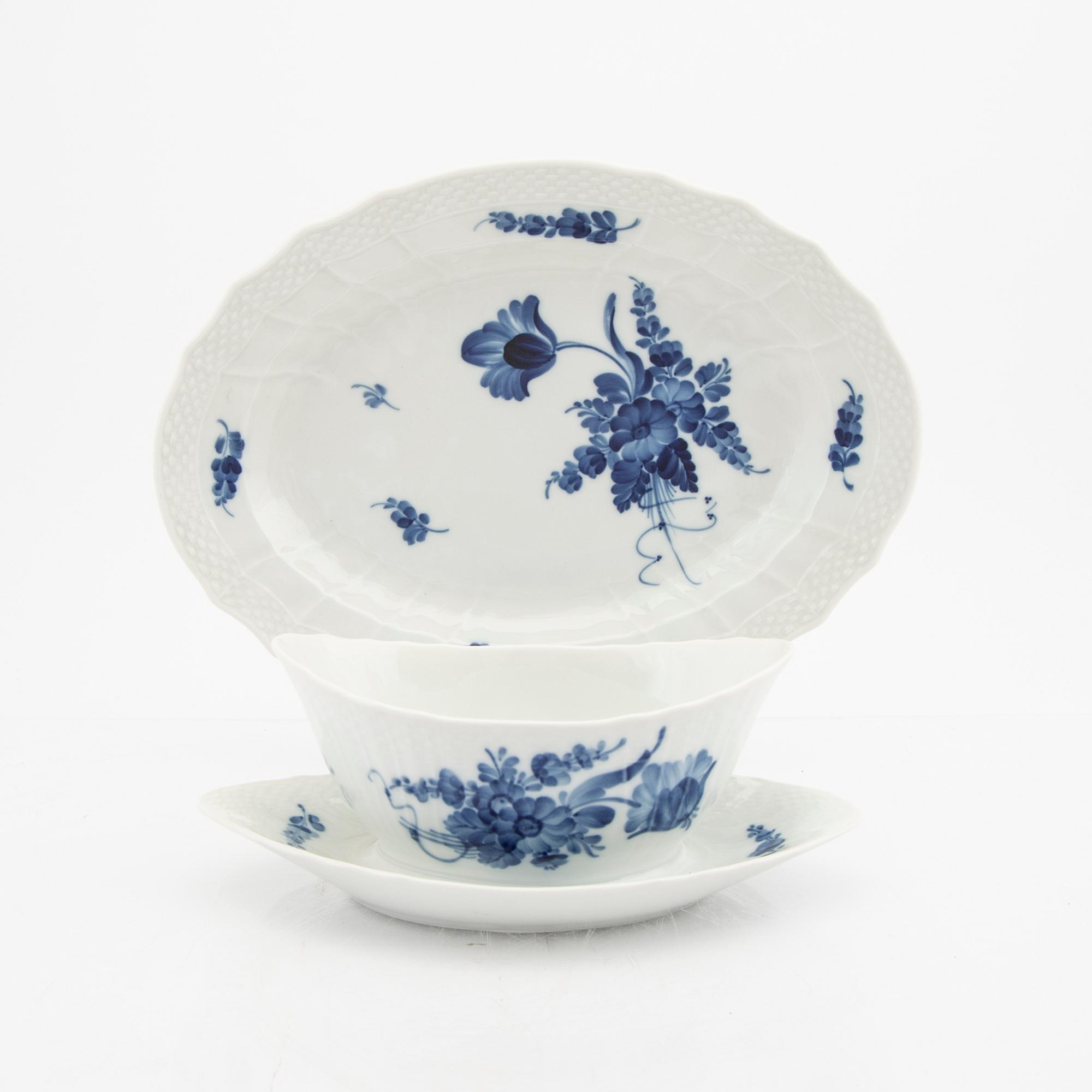 Service 68 dlr "Blå Blomst" Royal Copenhagen Denmark porcelain 1967-1991.