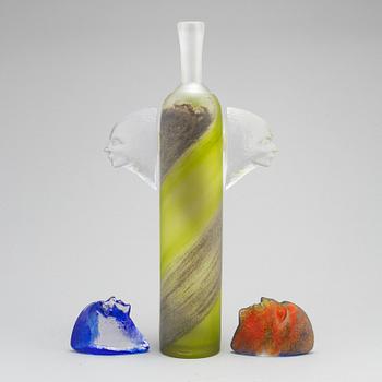 KJELL ENGMAN, a vase and two glass sculptures, Kosta Boda, Signed.