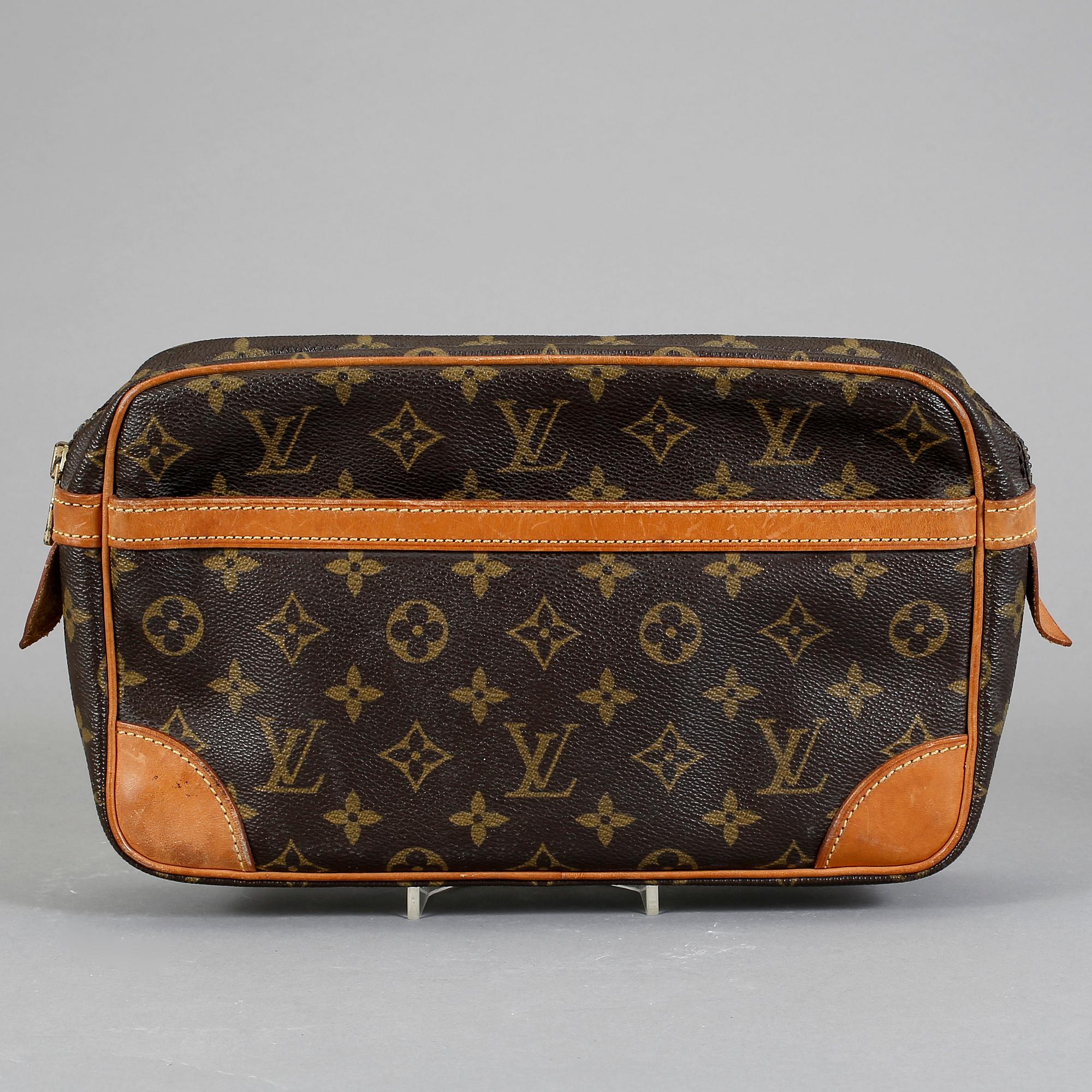 NECESSÄR, Louis Vuitton.