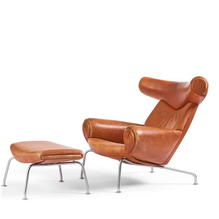 Hans J. Wegner, fåtölj med fotpall, "Ox Chair", sannolikt tillverkad av AP-stolen, Danmark, 1960-tal.