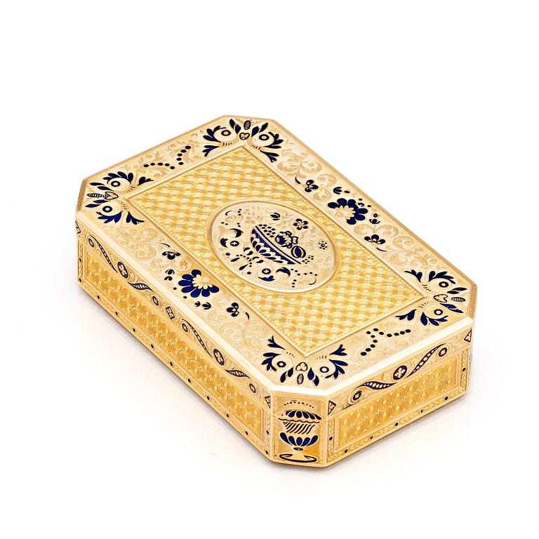 A gold and enamel box, possibly Swiss, early 19th century, Empire.