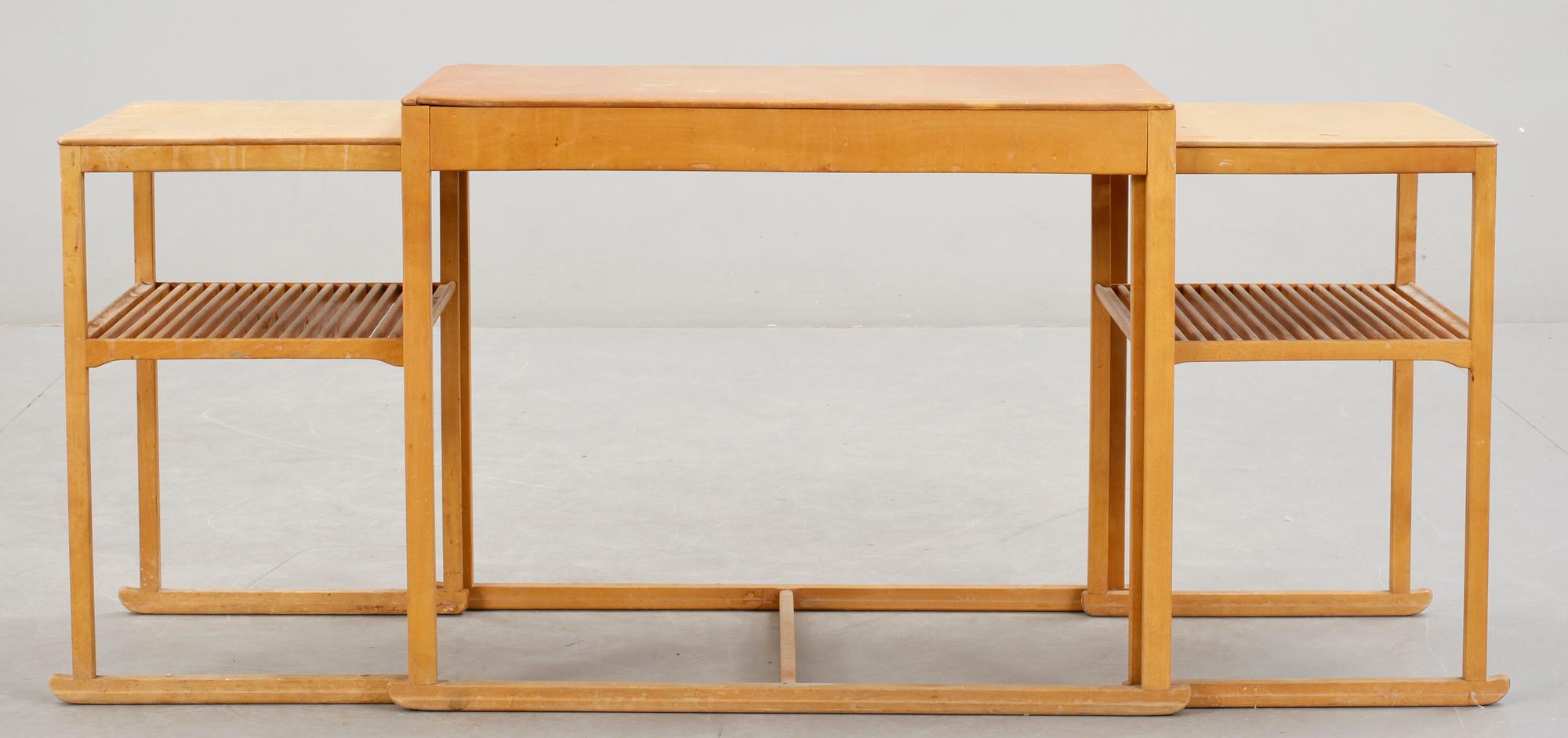 SATSBORD, tre delar. "Släden", Carl Malmsten. Modellen formgiven 1948.