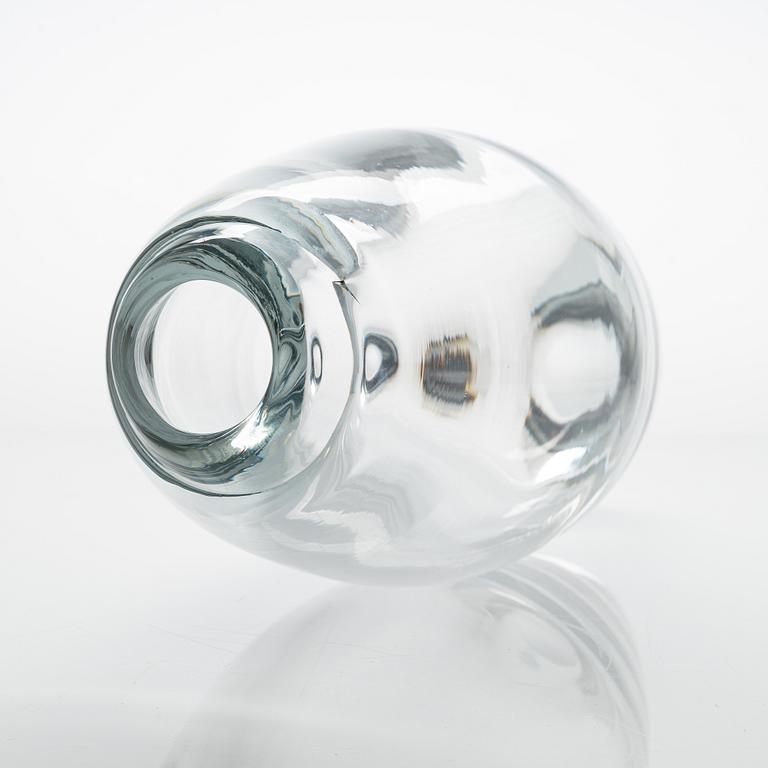 Timo Sarpaneva, an art glass signed Timo Sarpaneva 1976.