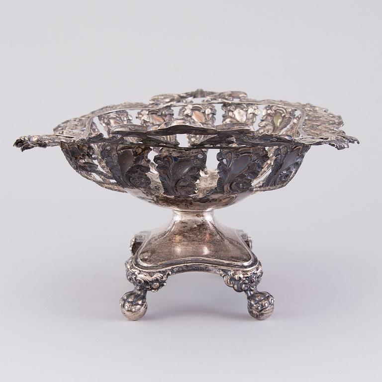 BREAD BASKET, silver, Roland Melin, Helsinki 1852.
