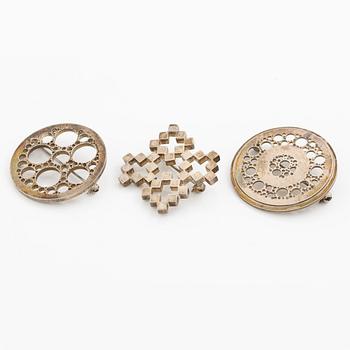 Tre broscher, silver, Anders Högberg och Cecilia Johansson, Göteborg 1964, 65 och 68.