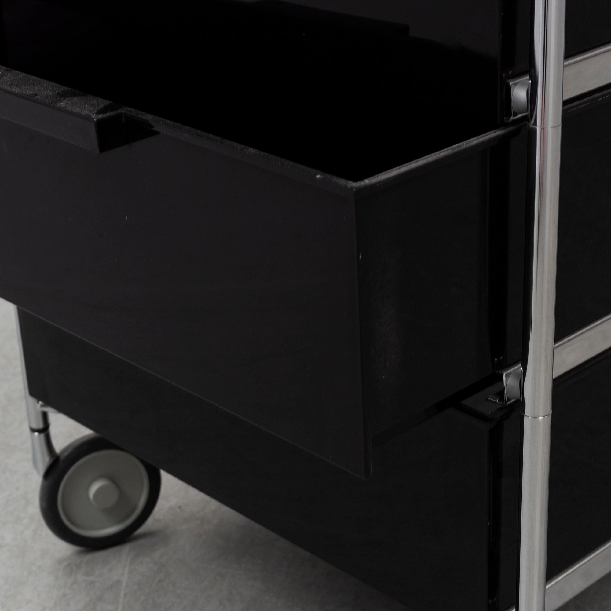 ANTONIO CITTERIO & OLIVER LÖW, a 'Mobil" container for Kartell.