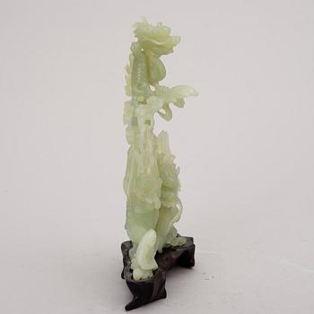 A Chinese bowenite sculpture.