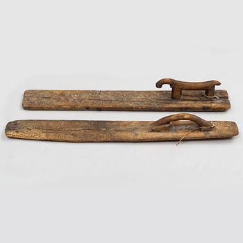 MANGELBRÄDEN, 2 stycken, 1600-tal och 1700-tal.
