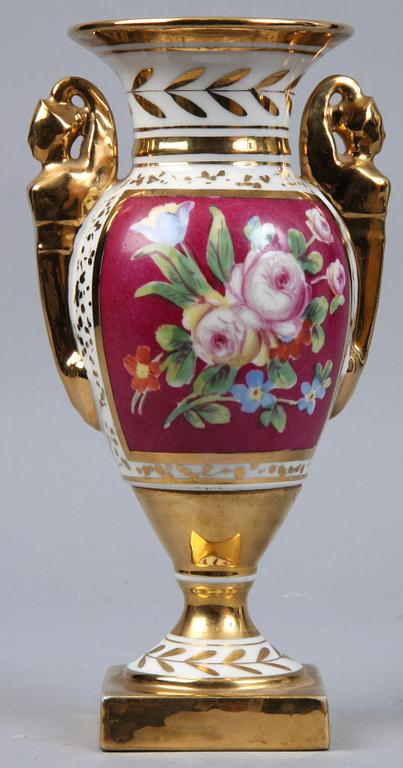 LOCKURNA samt VAS, porslin, Limoges, 1900-tal.