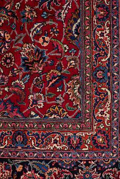 A CARPET, semi-antique Mashad so called Saber, ca 475 x 349 cm (including the flat weave).