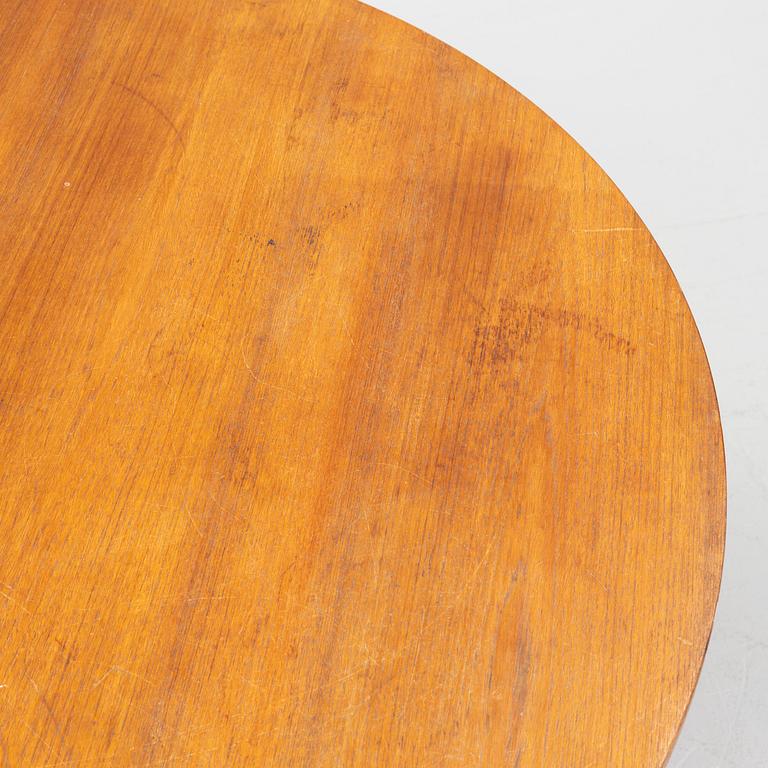 Kai Kristiansen, stolar, 4 st, "Pige/T21", Danmark, 1950/60-tal. Bord medföljer.