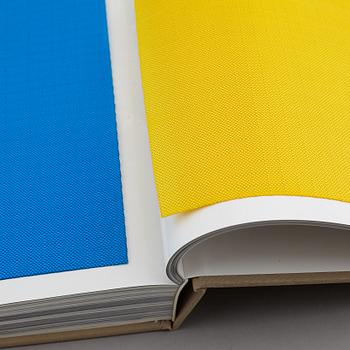 CHRISTO & JEANNE-CLAUDE, 2 volume book project with fabric application. Published in 1998.